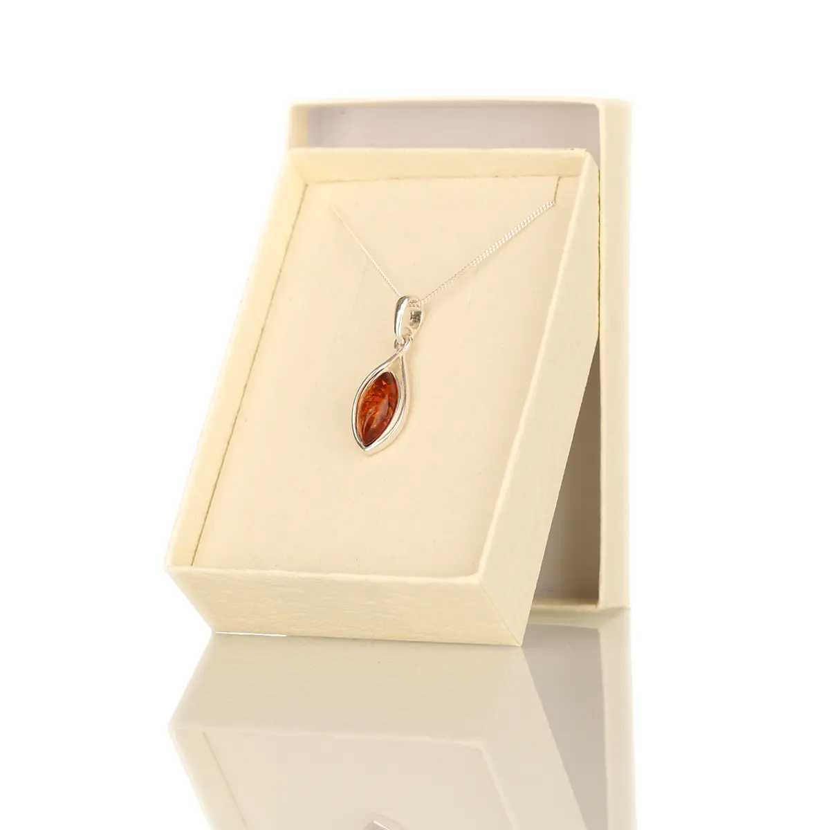 Amber Drop - Irischer Anhänger aus honigfarbenem Bernstein & Sterling Silber