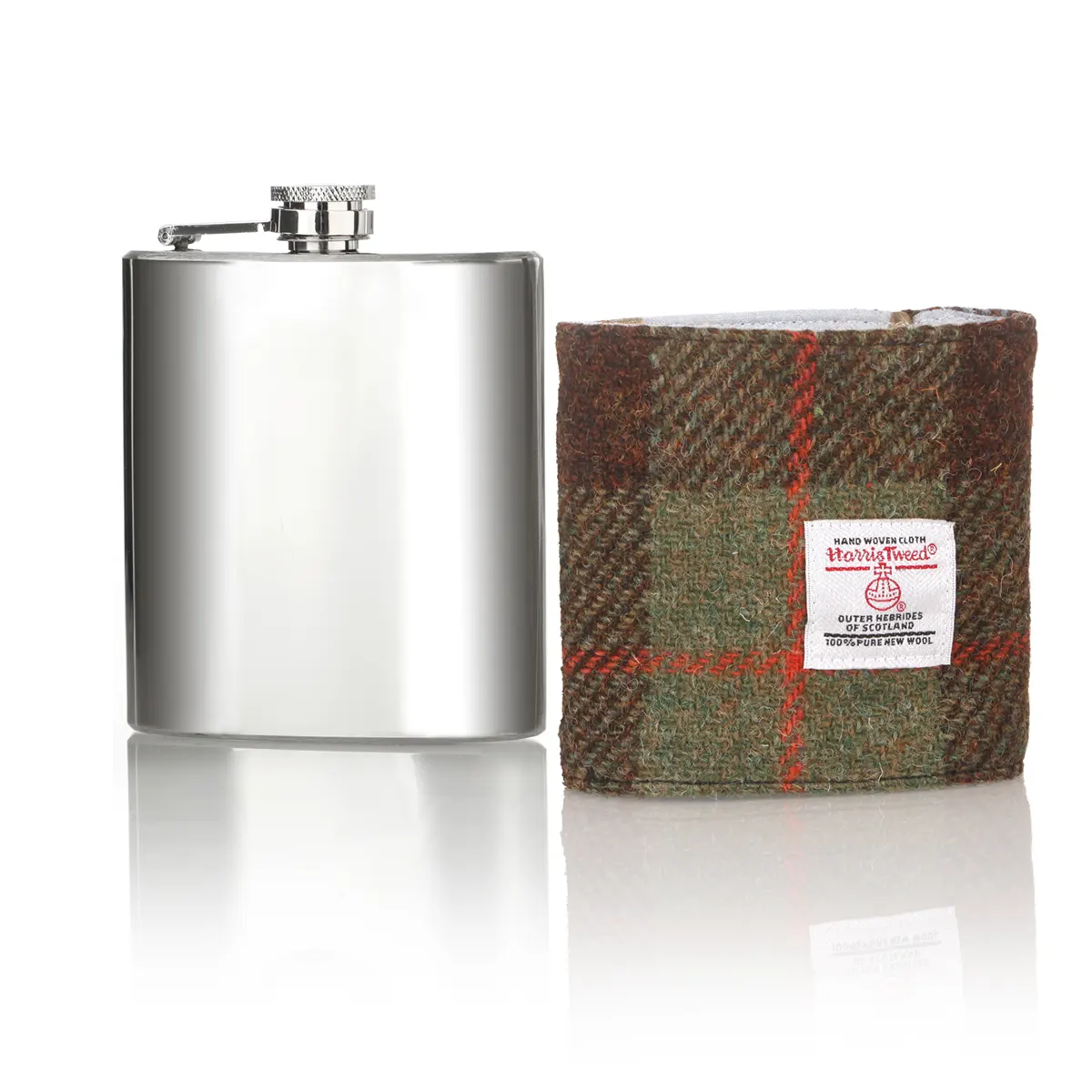 Harris Tweed Flachmann aus Schottland in MacLeod Tartan