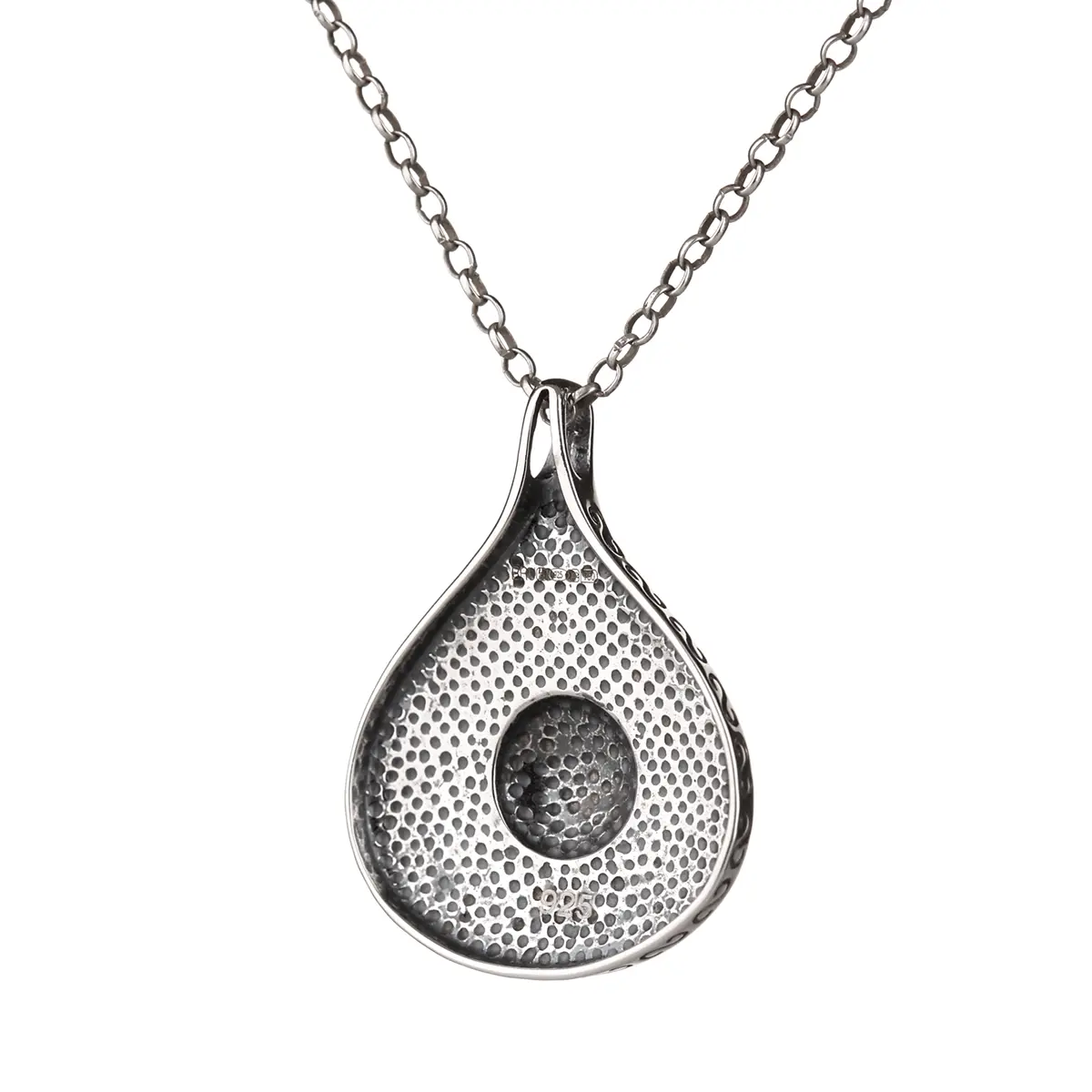 kette-anhaenger-celtic-warrior-teardrop-silber-gold-antik-005 Celtic Warrior Wood Quay Teardrop - Keltischer Anhänger aus IrlandCeltic Warrior Wood Quay Drop - Keltischer Anhänger aus Irland