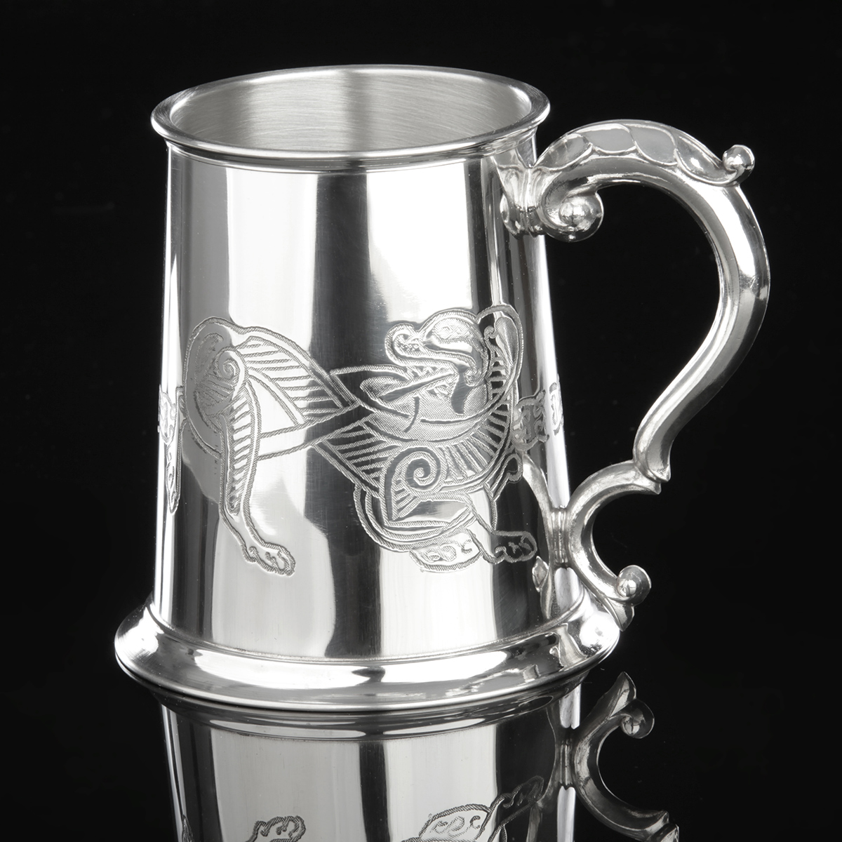 bierkrug-zinnkrug-pint-england-schottland-loewe-002 Keltischer Löwe - 1 Pint Bierkrug / Zinnkrug aus England