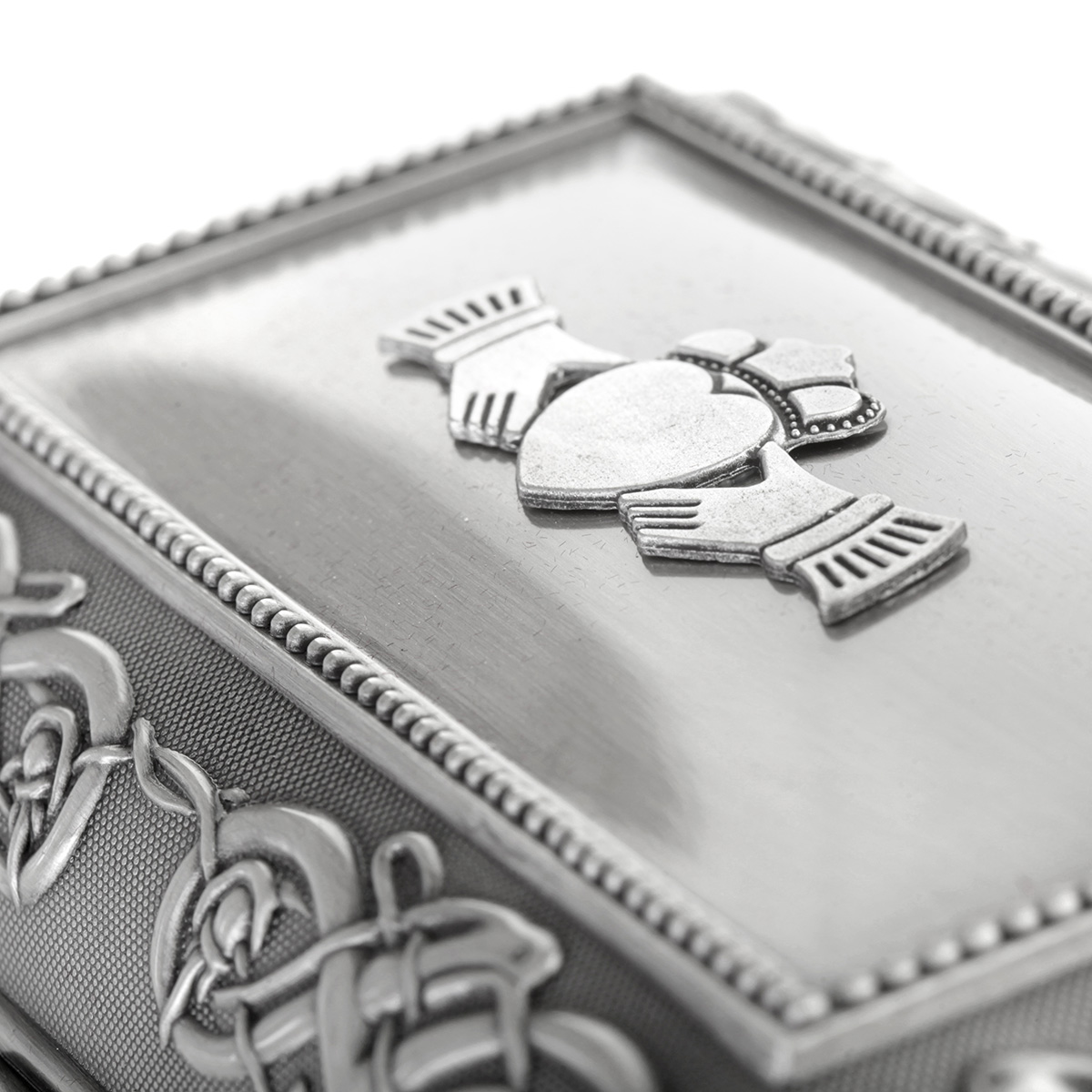 schmuck-schatulle-zinn-claddagh-keltisch-004 Große Claddagh Ring Schmuckschatulle aus Irland - keltische Motive handgefertigt