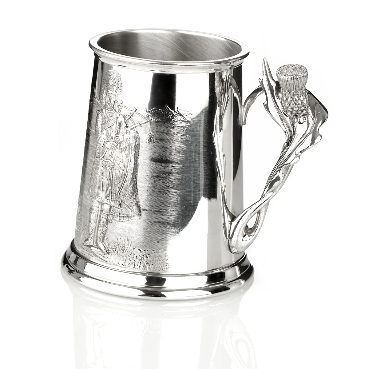 Scottish Piper Tankard - Bierkrug mit Dudelsackbläser und Distel als Griff