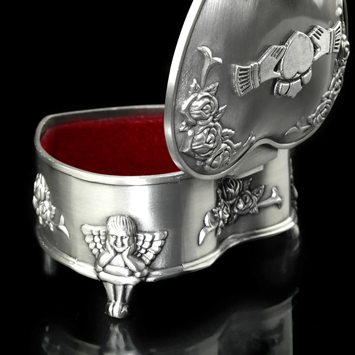 Claddagh-Schmuckschtulle-Irland-keltisch-Silber-Zinn-013 Irische Claddagh Schmuckschatulle in Herzform - verziert mit Engeln & Rosen