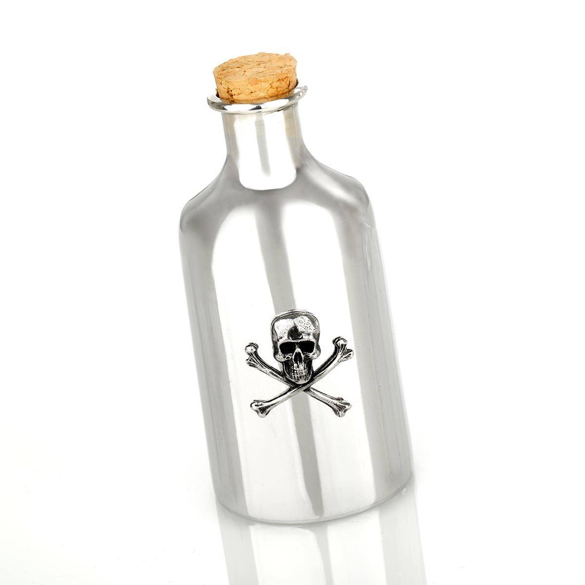 Skull Flask - massives Fläschchen aus Zinn mit einem Totenkopf Badge