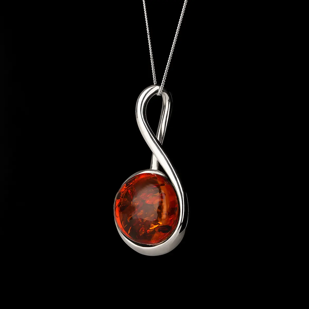 Amber Circle - Irische Kette aus cognacfarbenem Bernstein & Sterling Silber